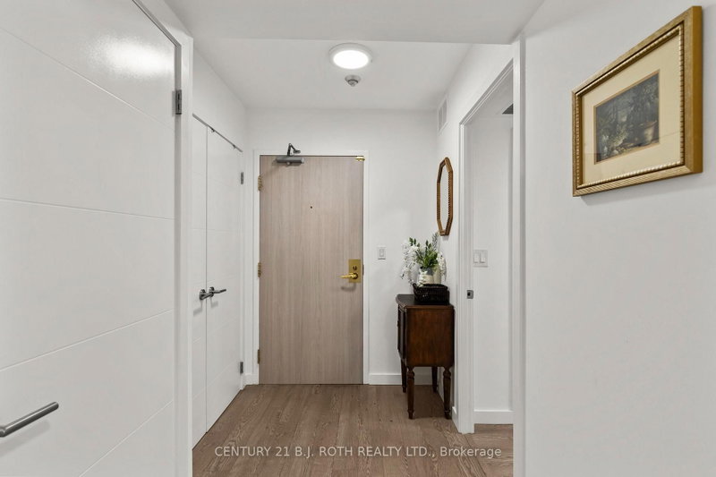 911 - 150 Dunlop Street E