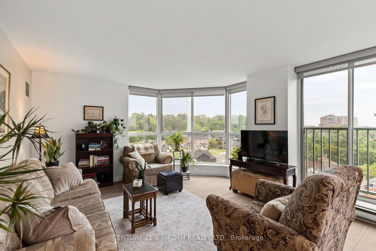 150 Dunlop Street E • #911 • Barrie, ON photo 8