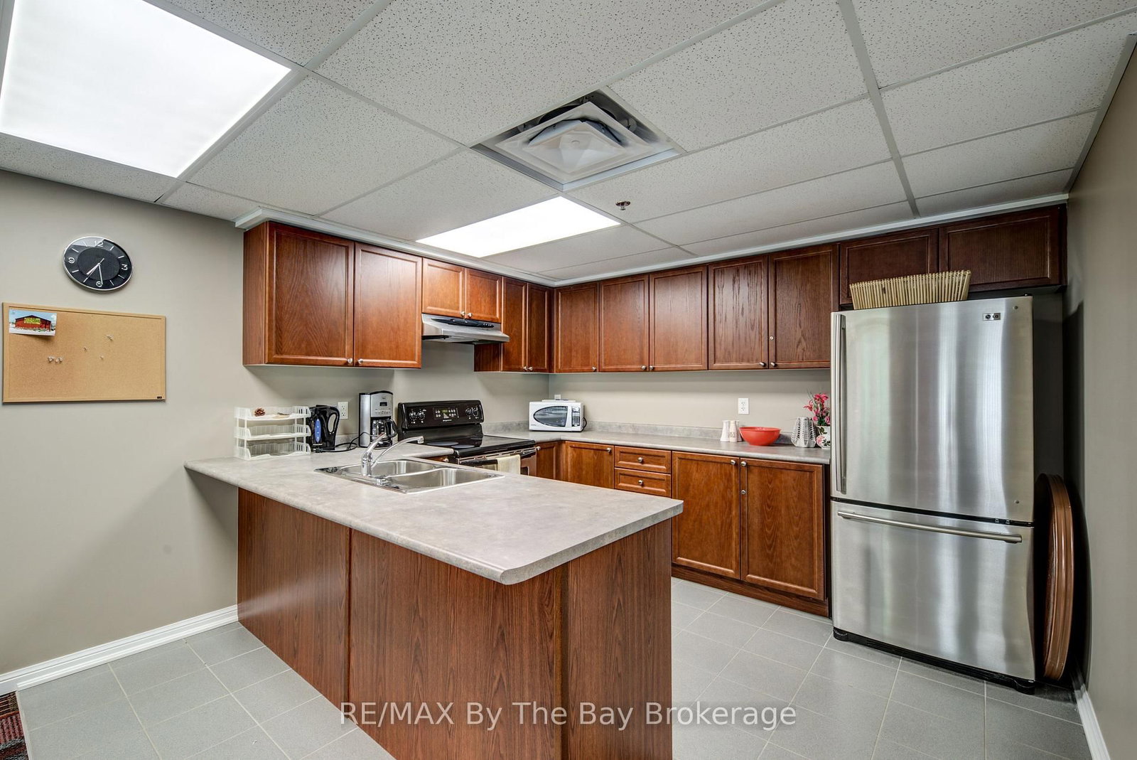 16 Westbury Road • #202 • Wasaga Beach, ON photo 6