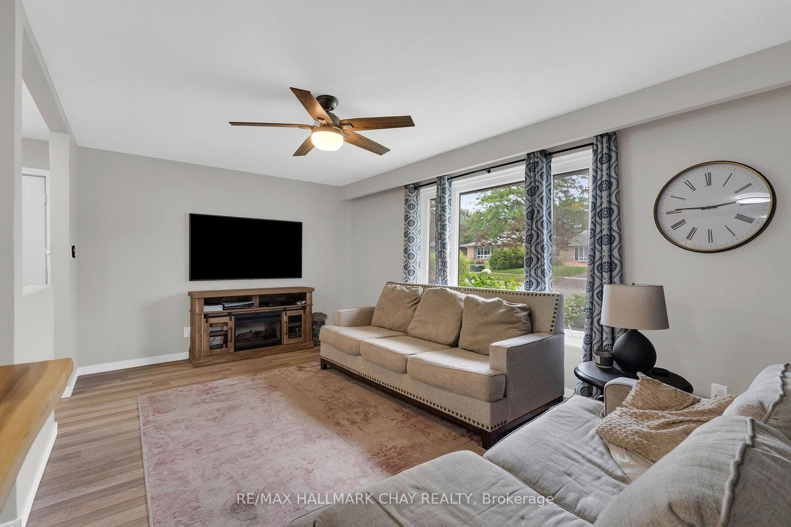 109 Daphne Crescent • Barrie, ON photo 6