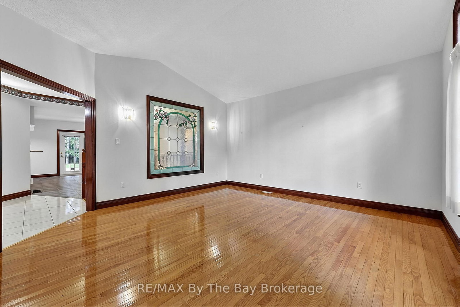 90 Goldfinch Crescent • Tiny, ON photo 14