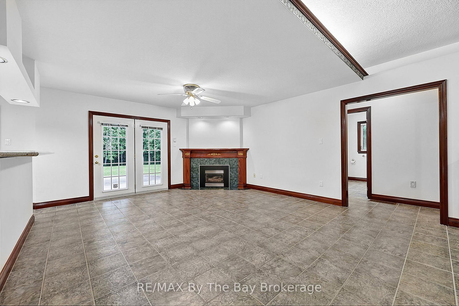90 Goldfinch Crescent • Tiny, ON photo 15