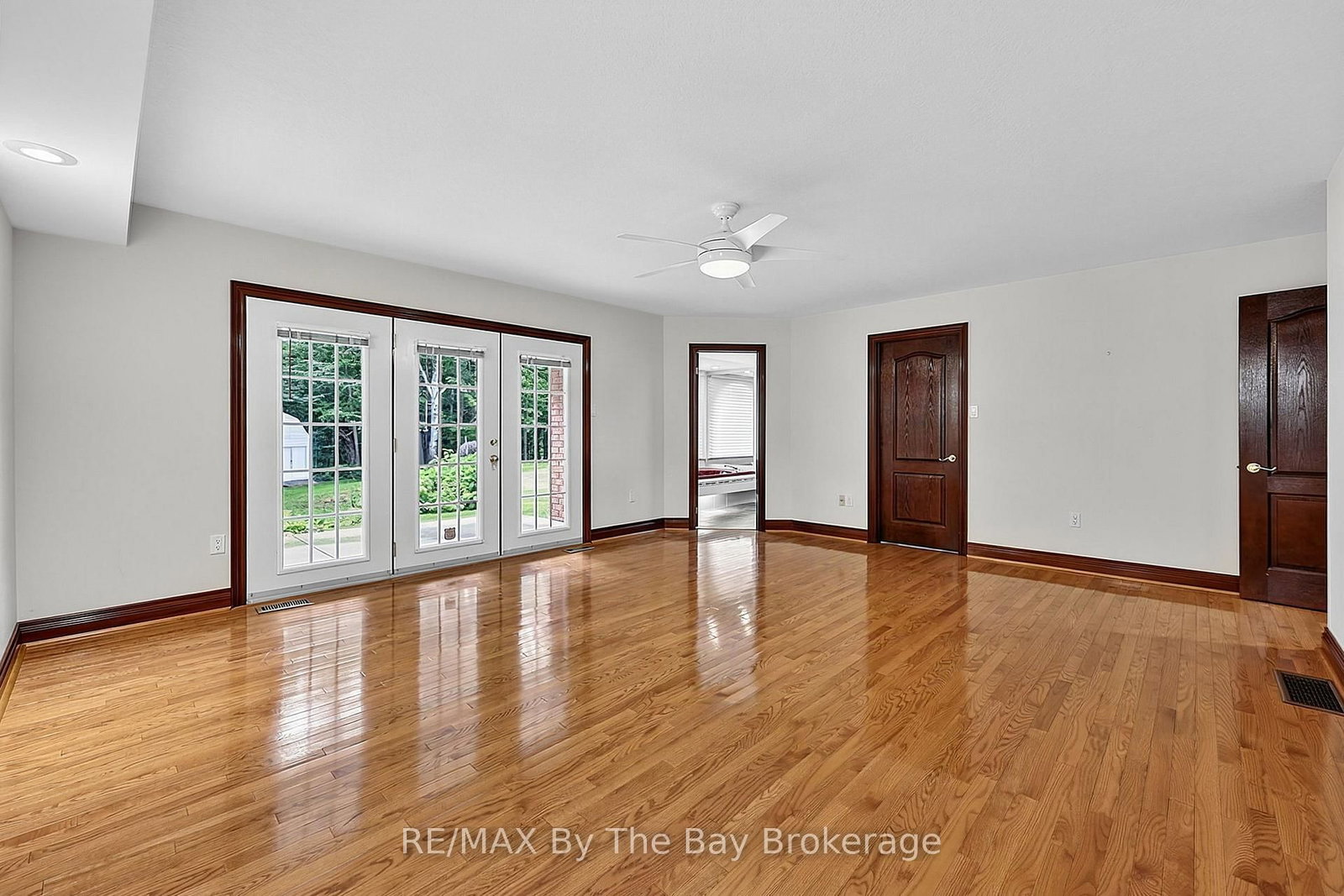 90 Goldfinch Crescent • Tiny, ON photo 19
