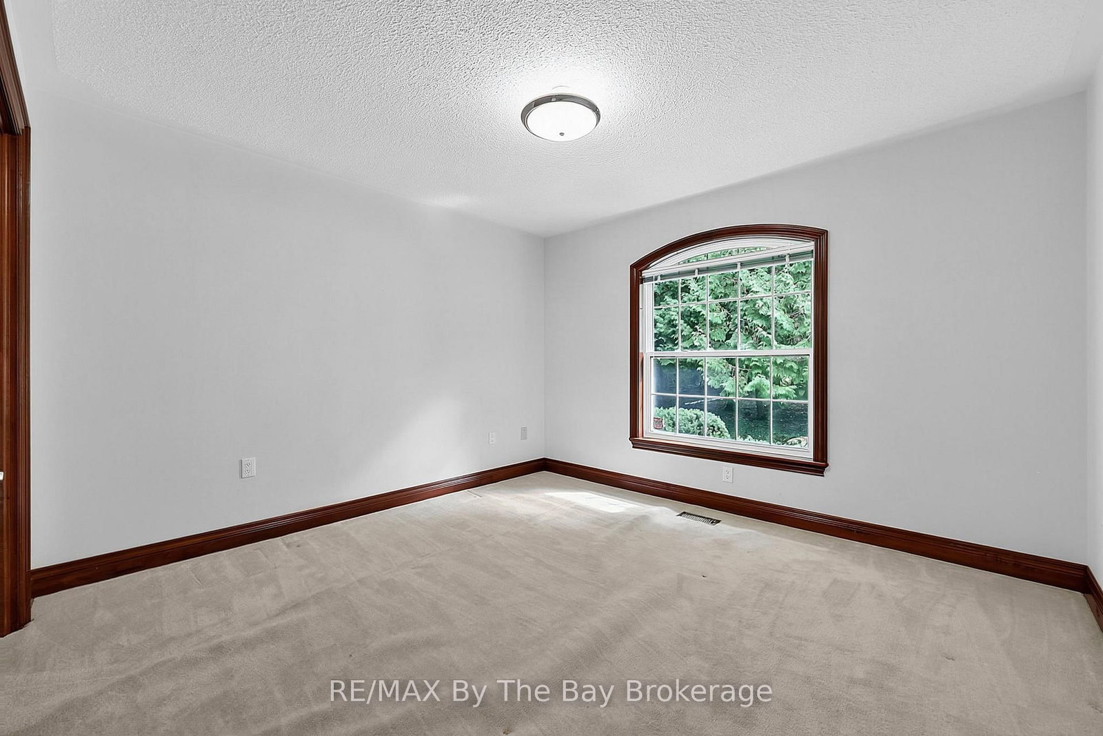 90 Goldfinch Crescent • Tiny, ON photo 23