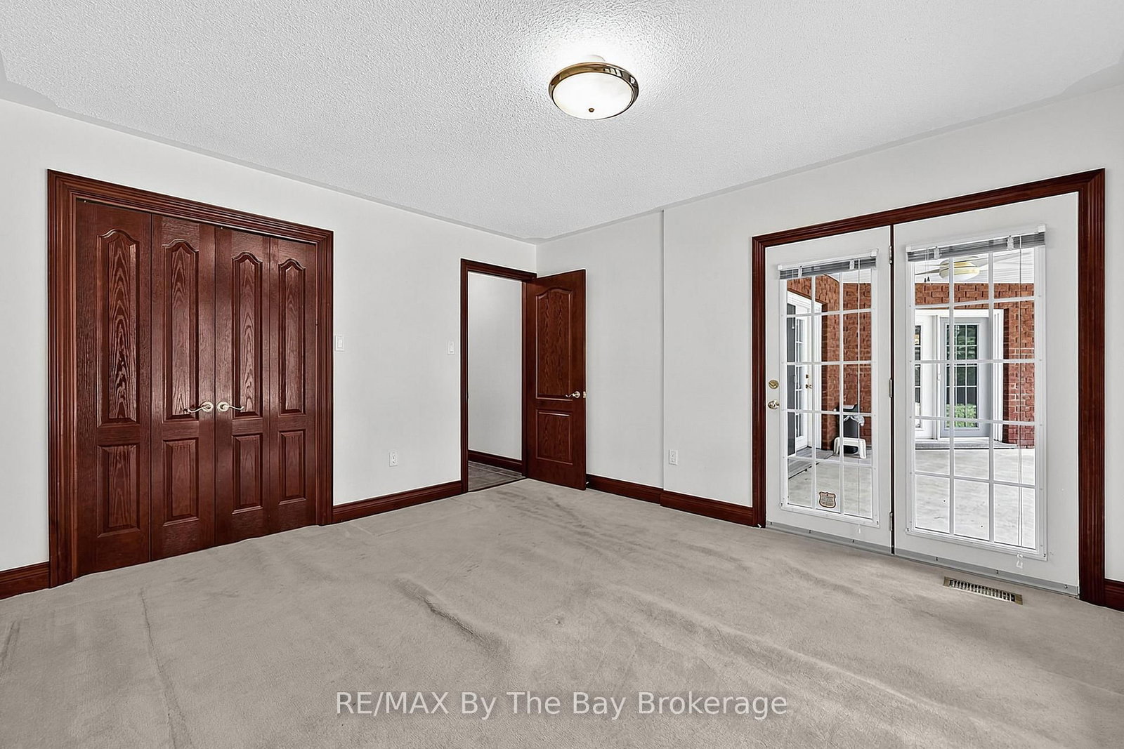 90 Goldfinch Crescent • Tiny, ON photo 27
