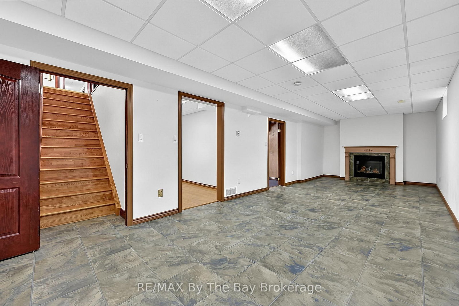 90 Goldfinch Crescent • Tiny, ON photo 29