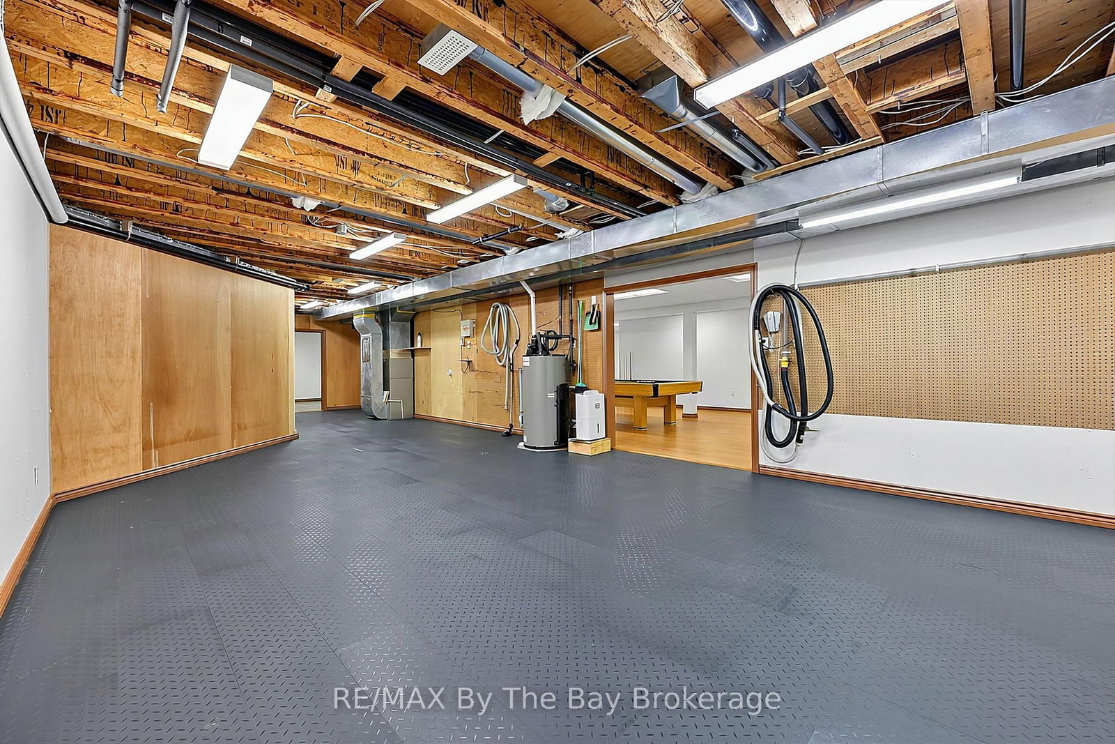 90 Goldfinch Crescent • Tiny, ON photo 34