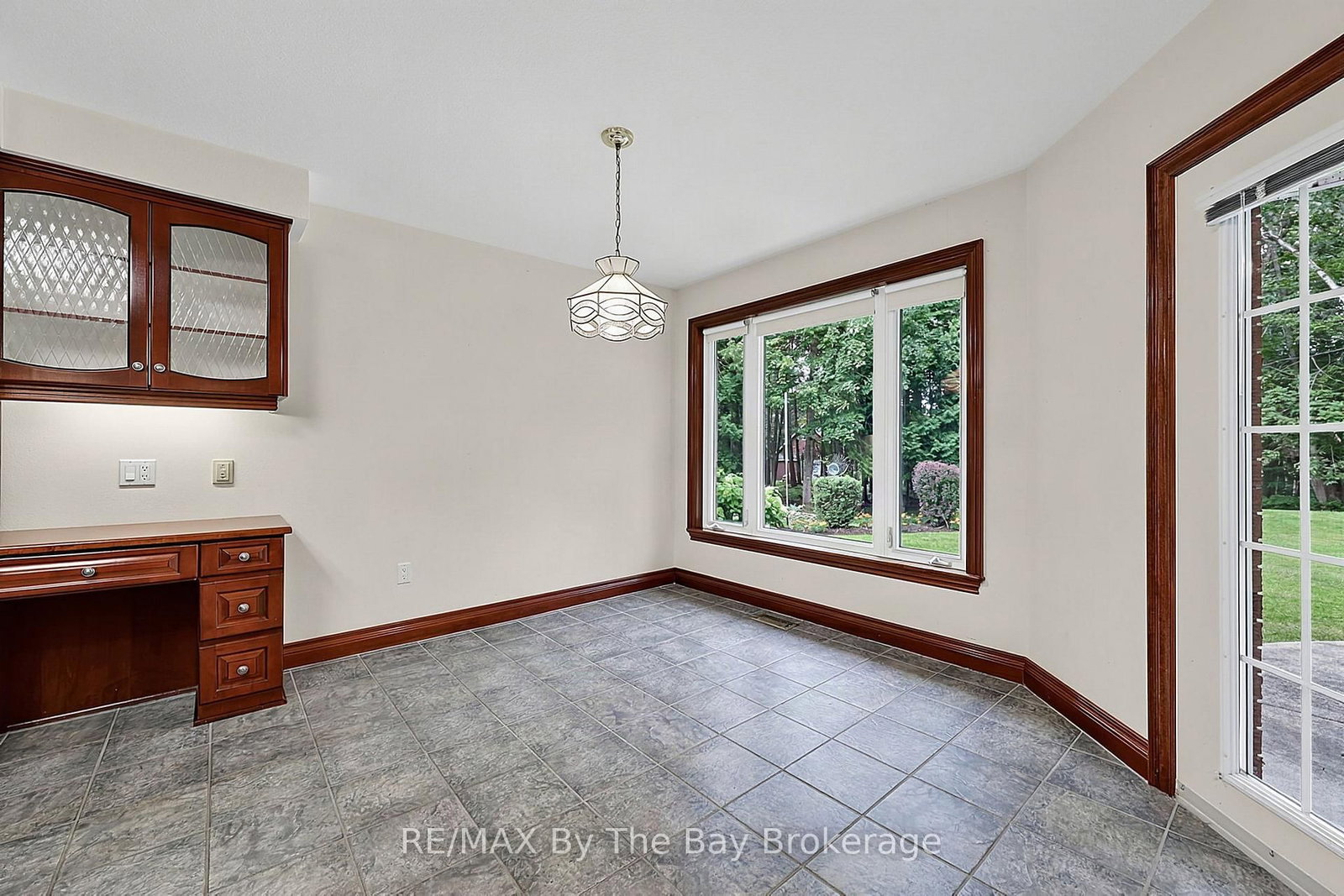 90 Goldfinch Crescent • Tiny, ON photo 9