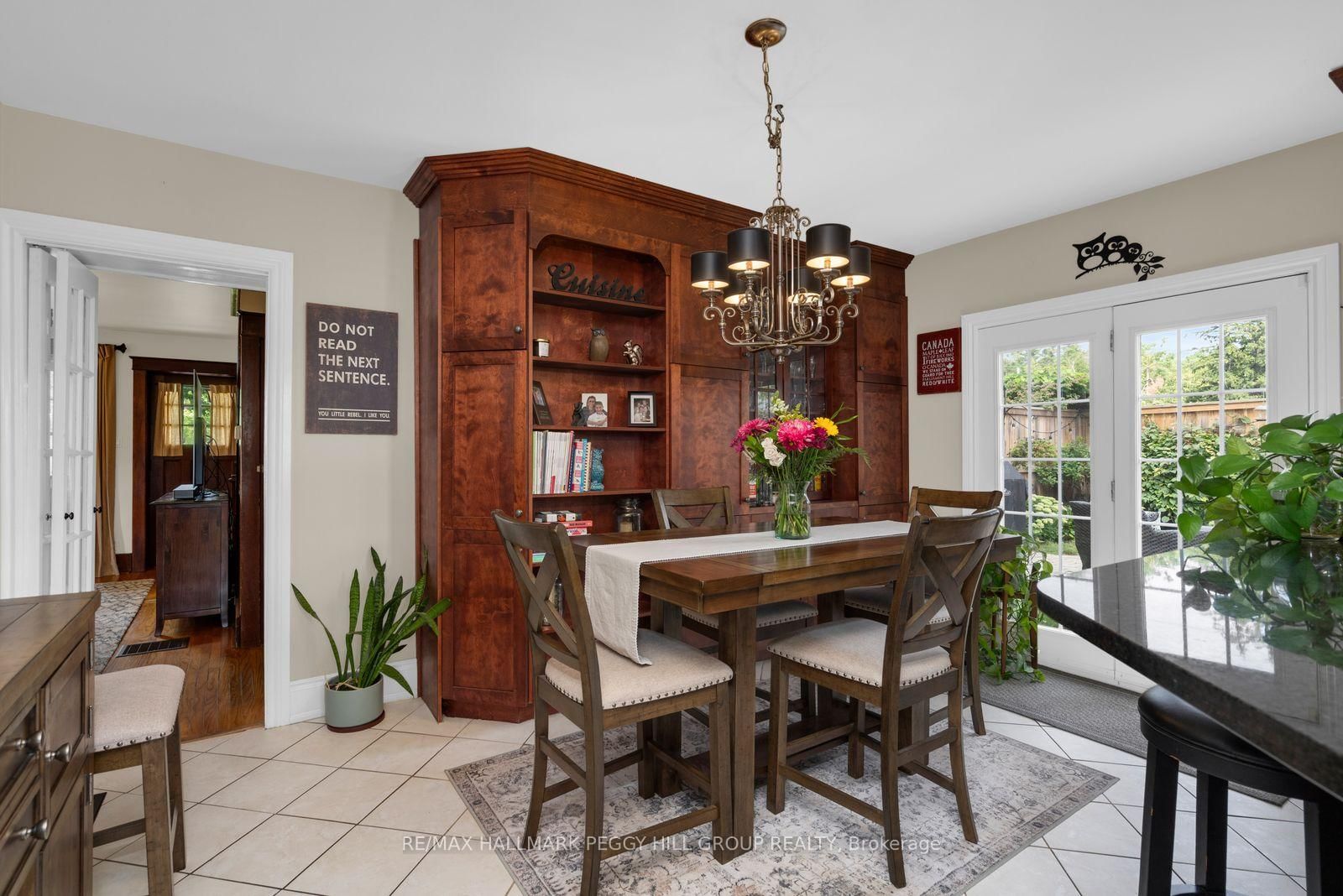 12 Beacon Road • Barrie, ON photo 4