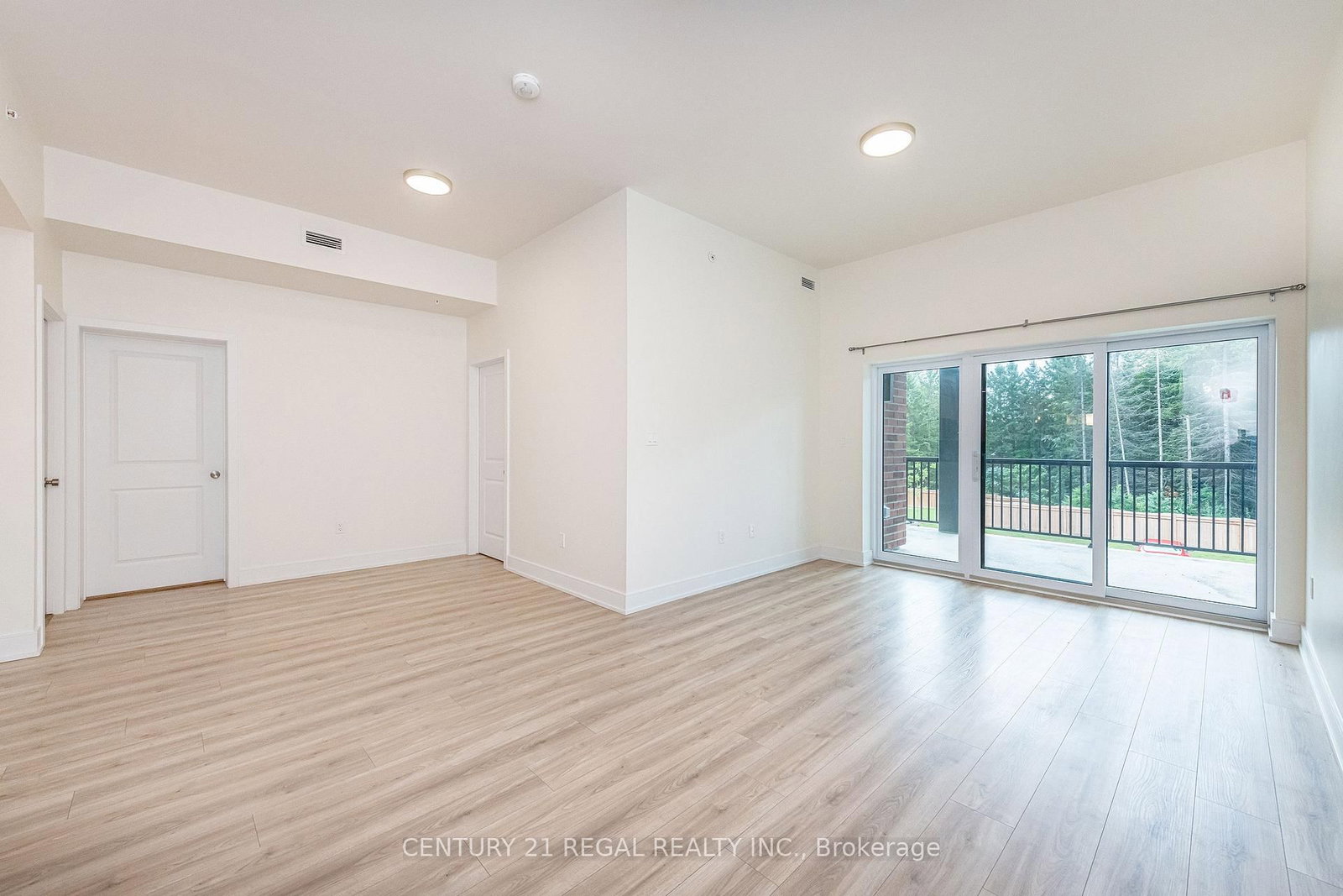 121 Mary Street • #Unit 205 • Clearview, ON photo 12