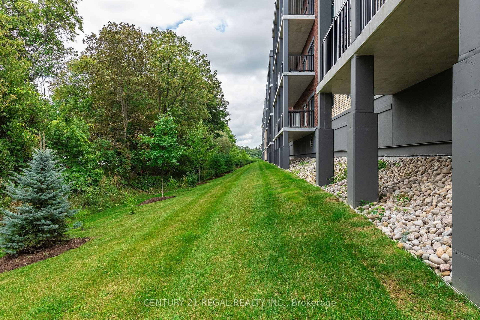 121 Mary Street • #Unit 205 • Clearview, ON photo 24