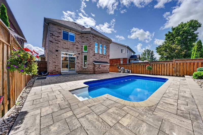 12 Kensington Trail