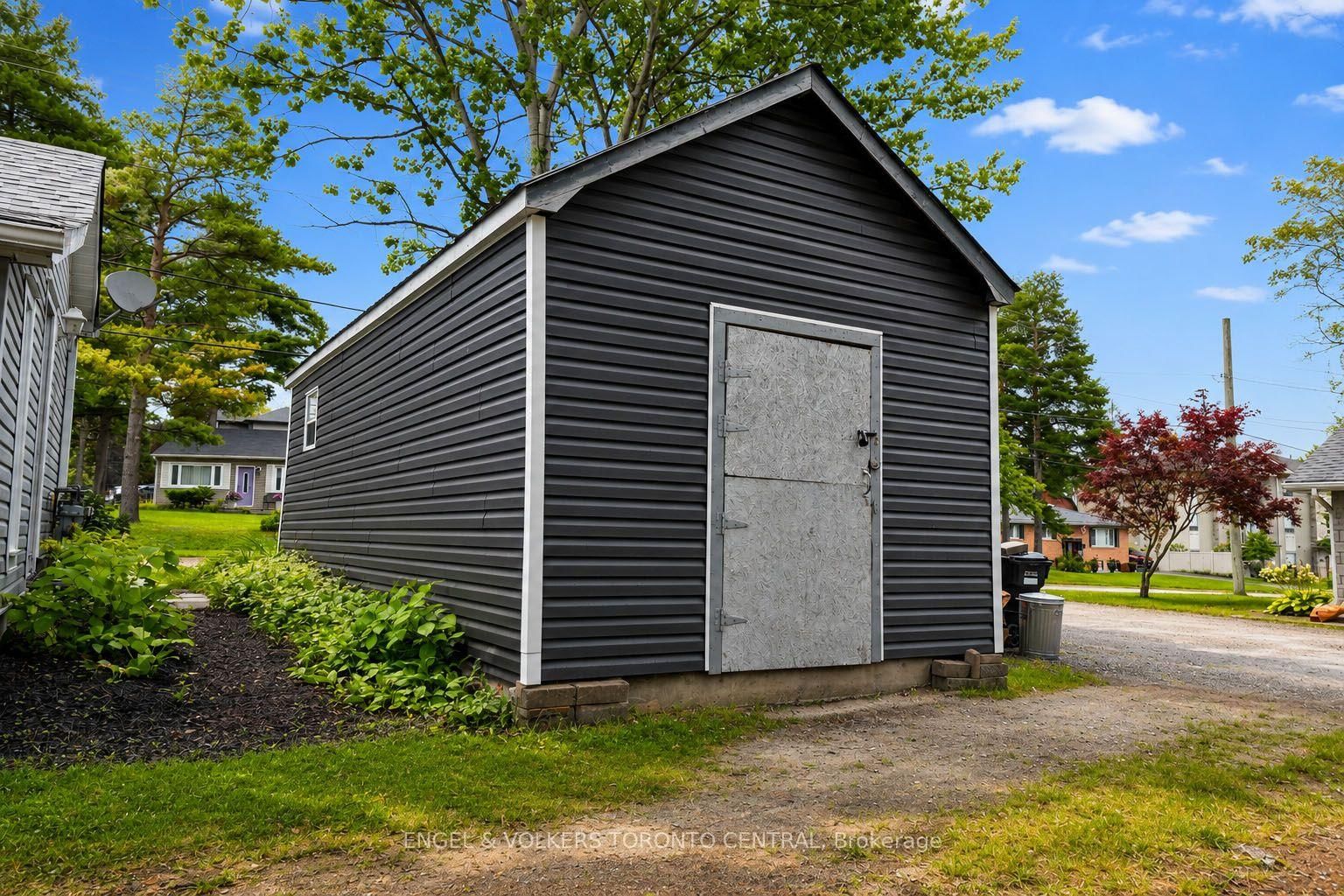 204 Cox Mill Road • Barrie, ON photo 11