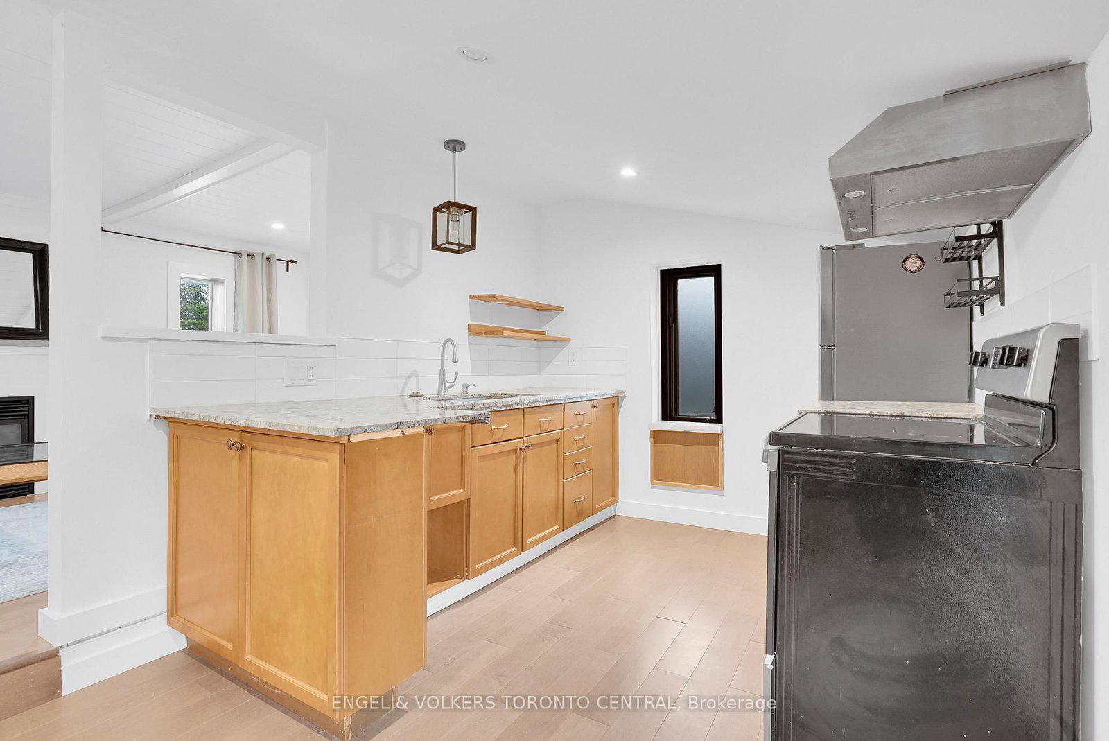 204 Cox Mill Road • Barrie, ON photo 16