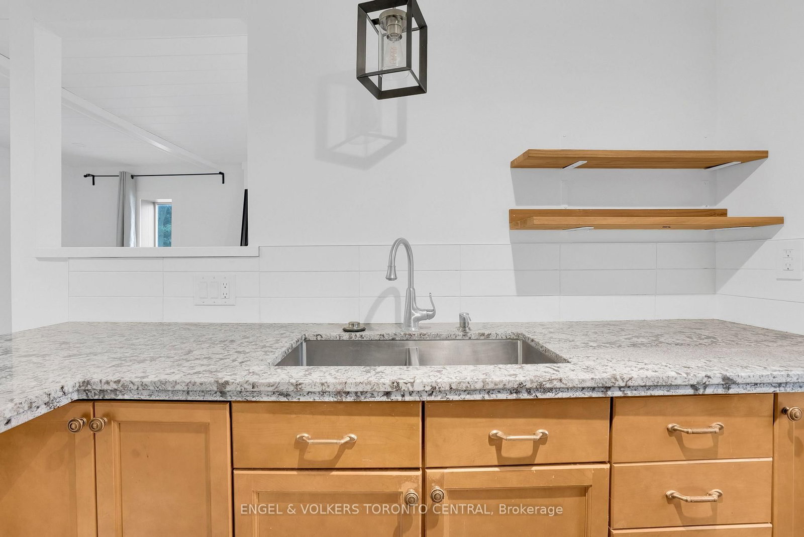 204 Cox Mill Road • Barrie, ON photo 18
