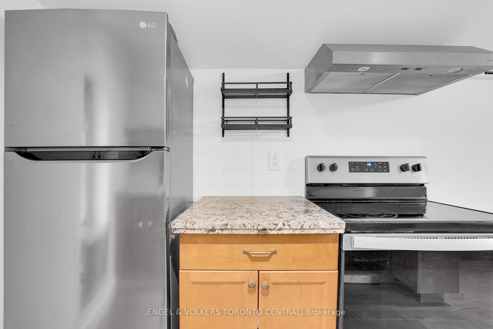 204 Cox Mill Road • Barrie, ON photo 19