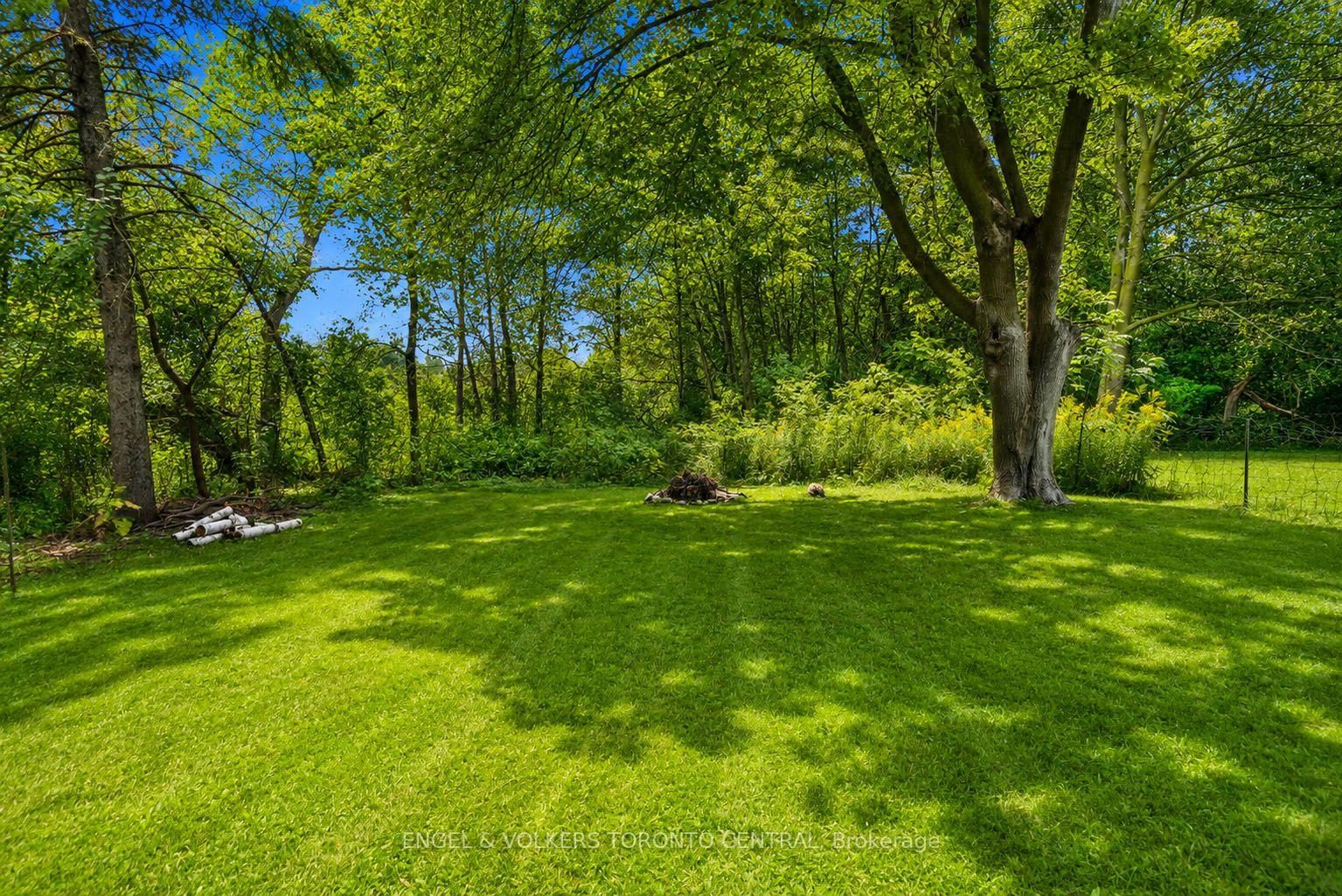 204 Cox Mill Road • Barrie, ON photo 2