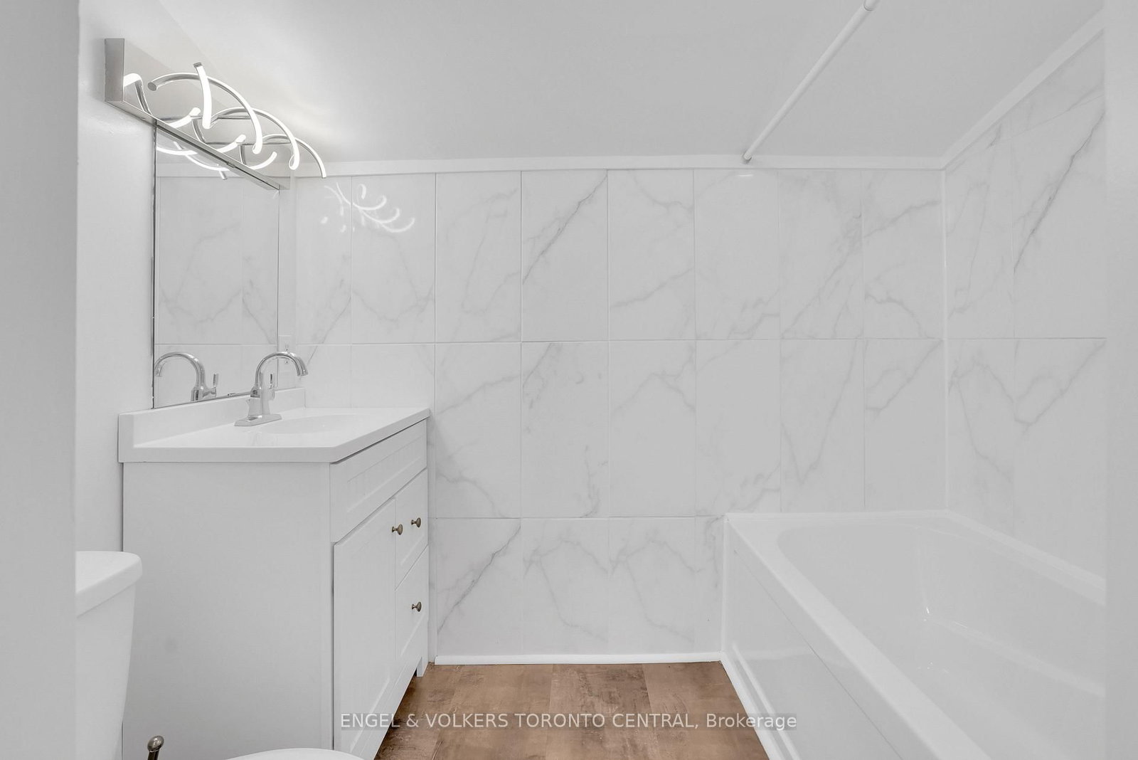 204 Cox Mill Road • Barrie, ON photo 29