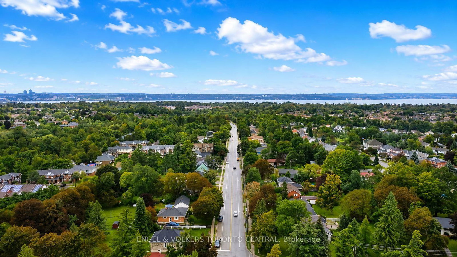 204 Cox Mill Road • Barrie, ON photo 6