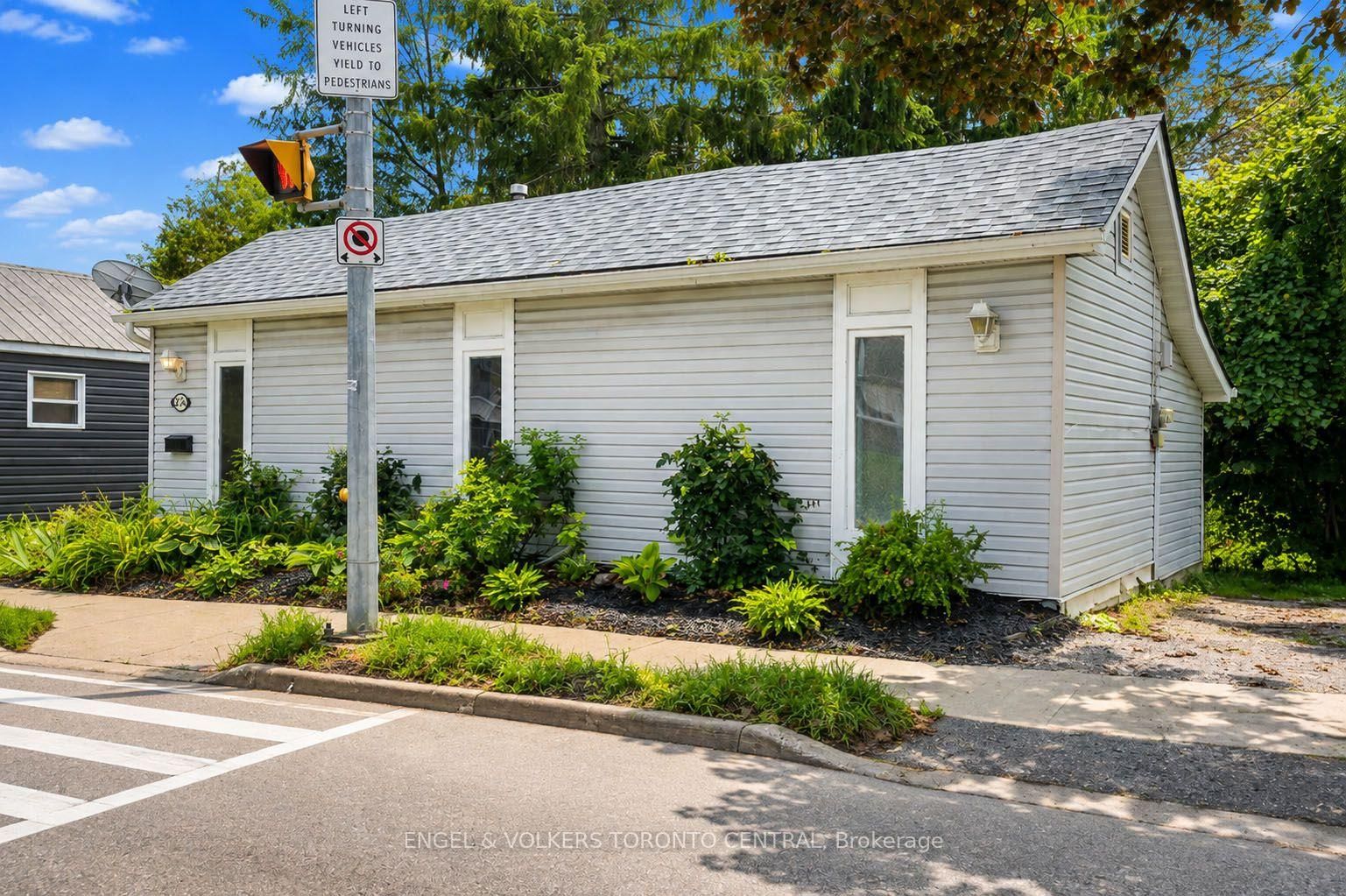 204 Cox Mill Road • Barrie, ON photo 9