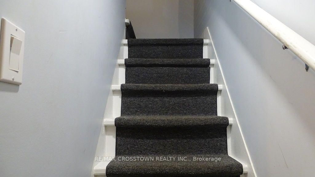 39 Grove Street W • Barrie, ON photo 13
