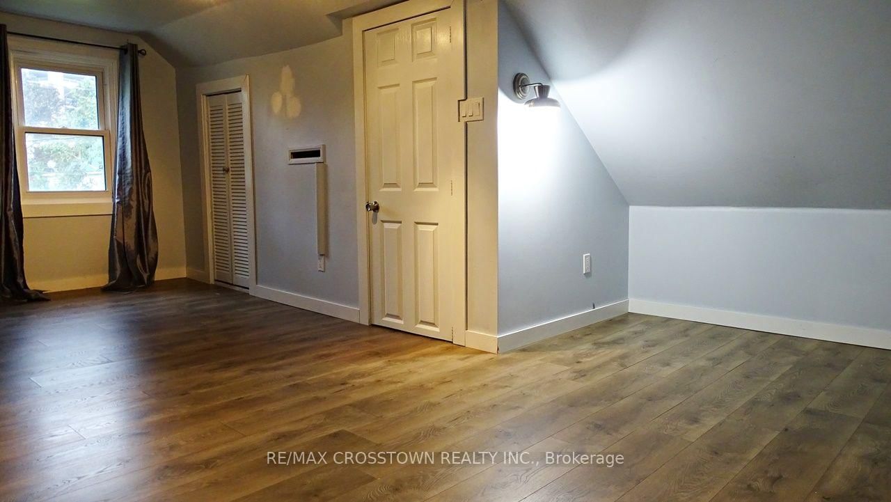 39 Grove Street W • Barrie, ON photo 15