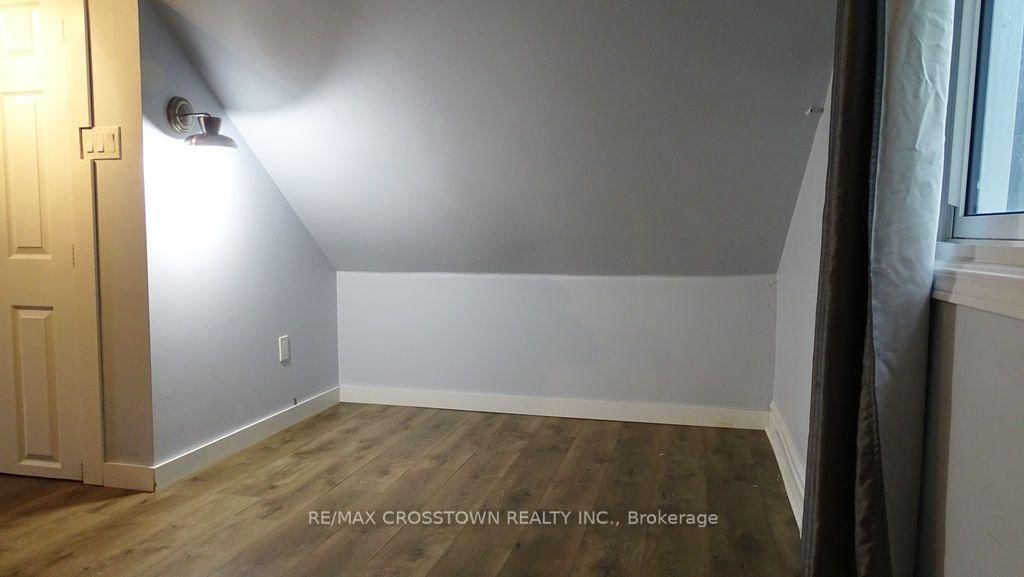 39 Grove Street W • Barrie, ON photo 16