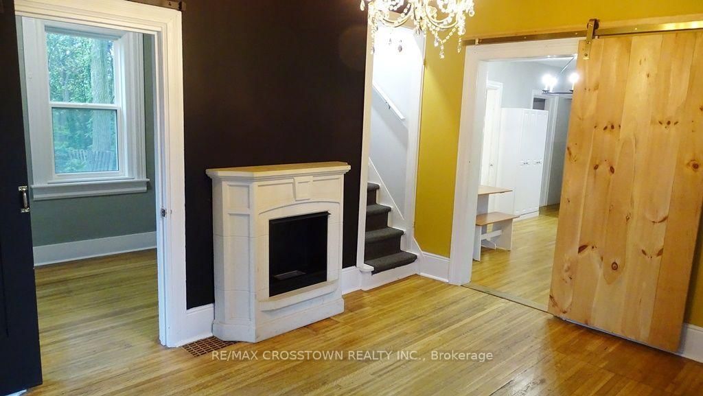 39 Grove Street W • Barrie, ON photo 4