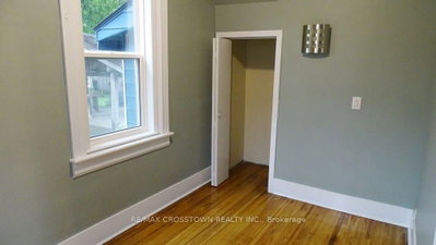 39 Grove Street W • Barrie, ON photo 9