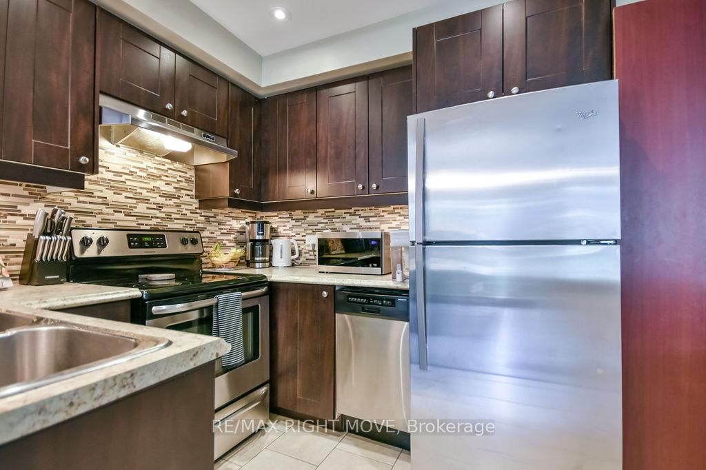12 LANKIN Boulevard • #31 • Orillia, ON photo 18