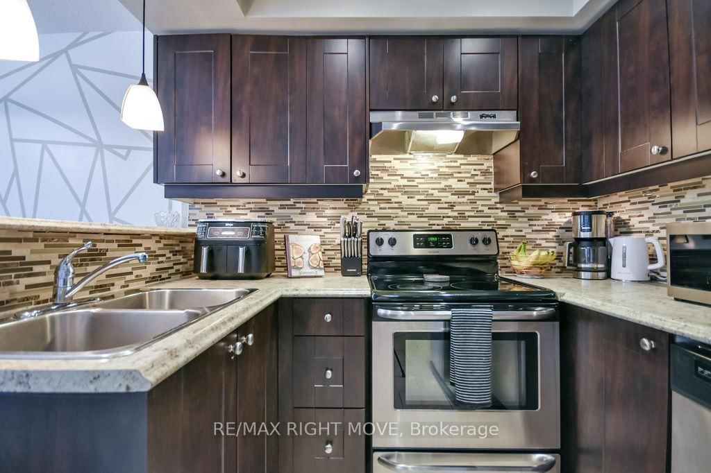 12 LANKIN Boulevard • #31 • Orillia, ON photo 19