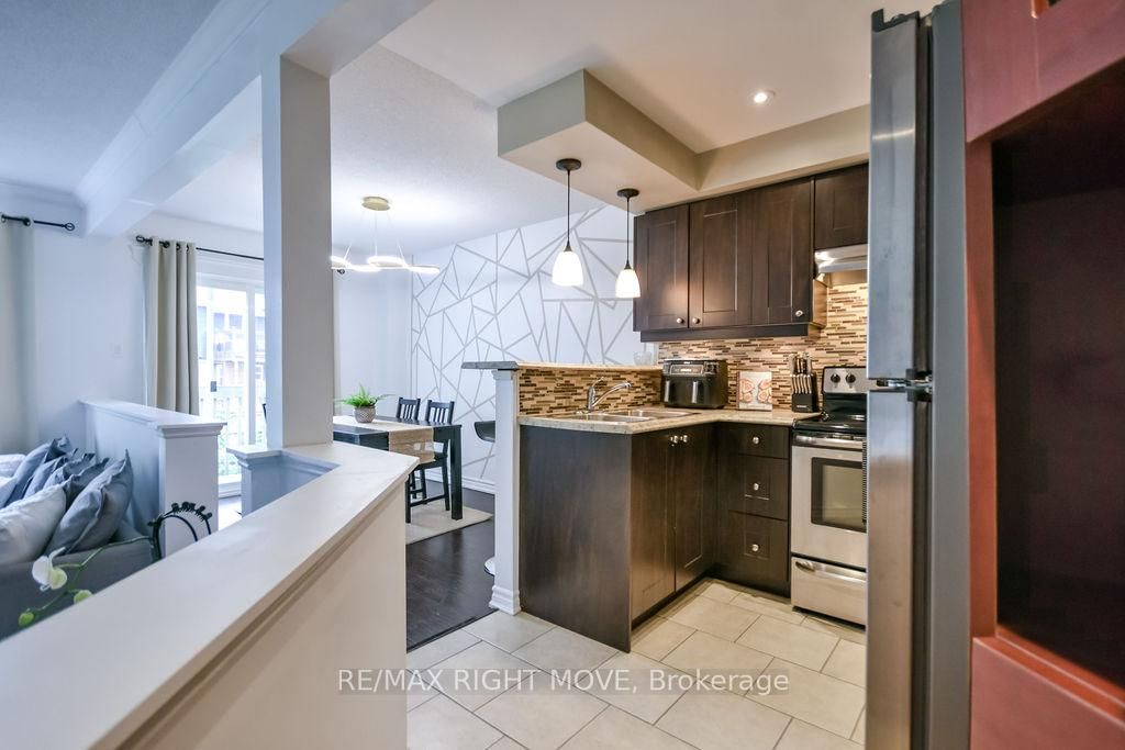 12 LANKIN Boulevard • #31 • Orillia, ON photo 20