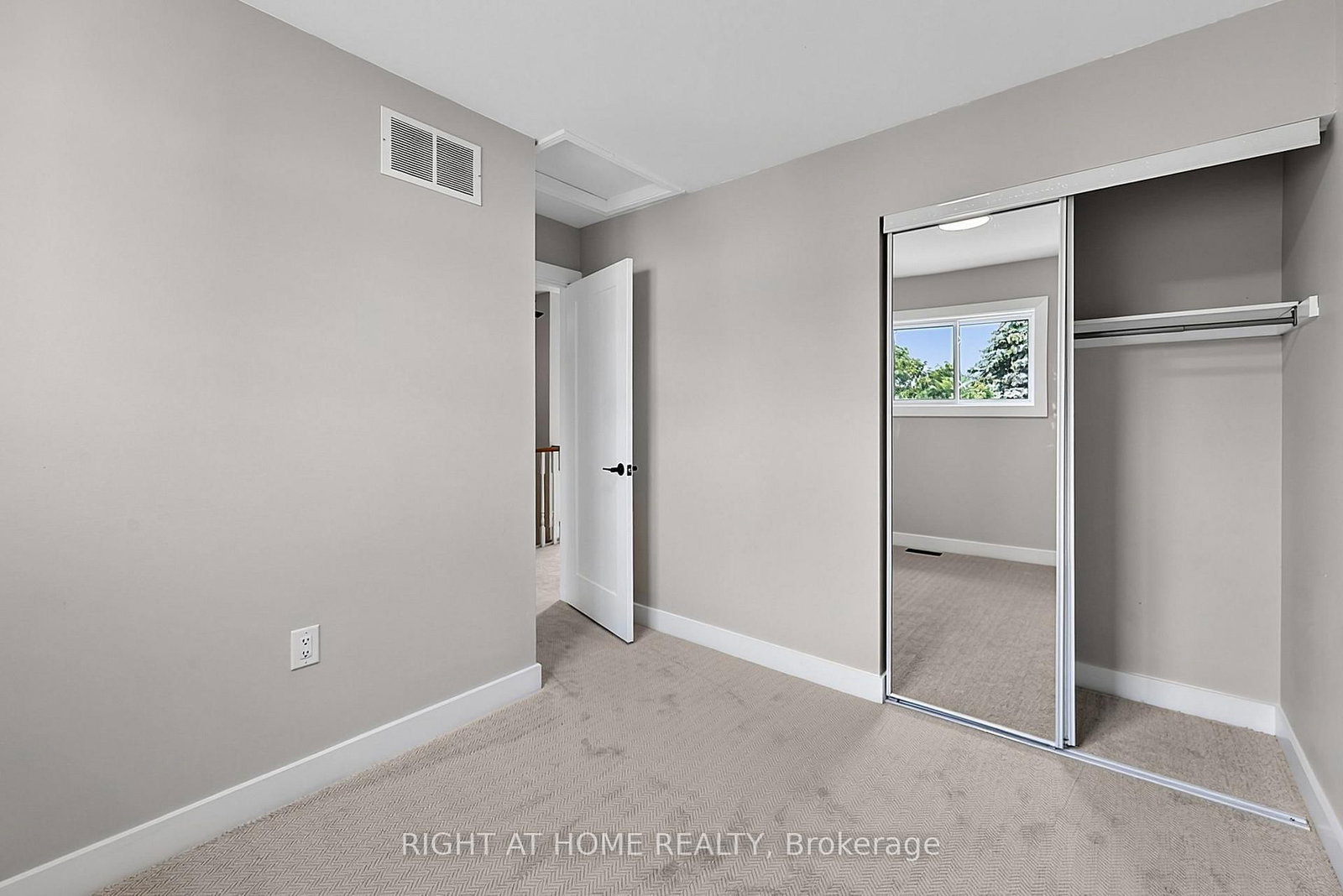 6 Ward Drive • Barrie, ON photo 14
