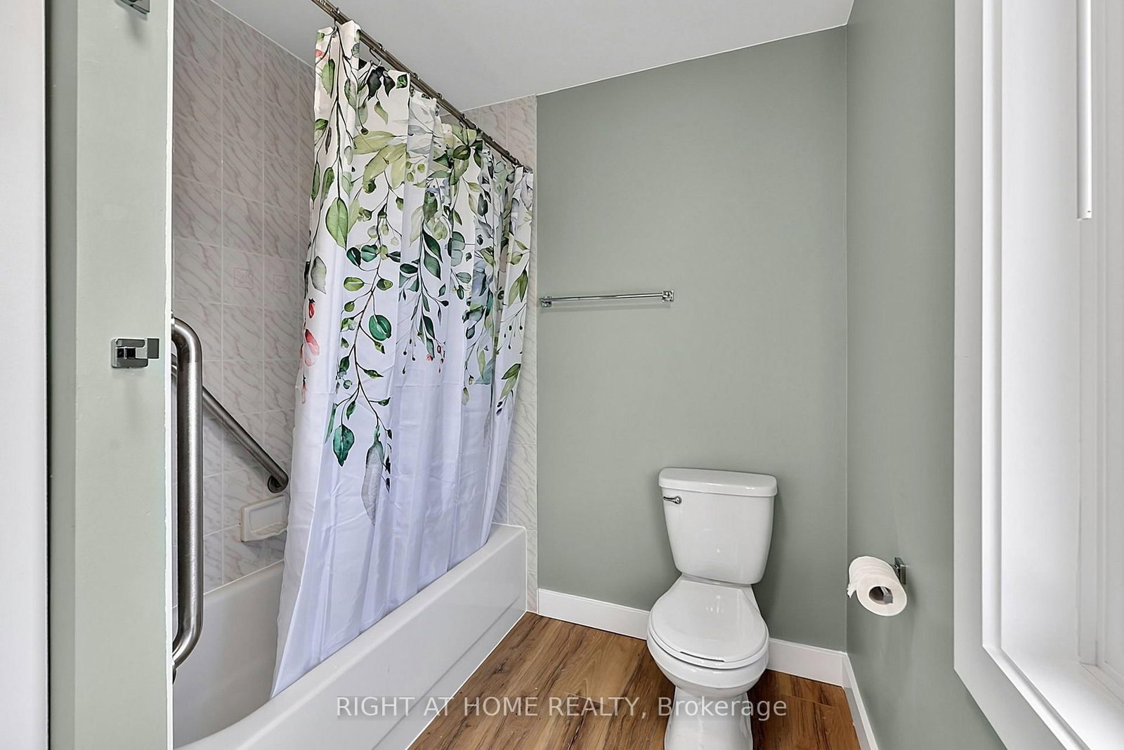 6 Ward Drive • Barrie, ON photo 17