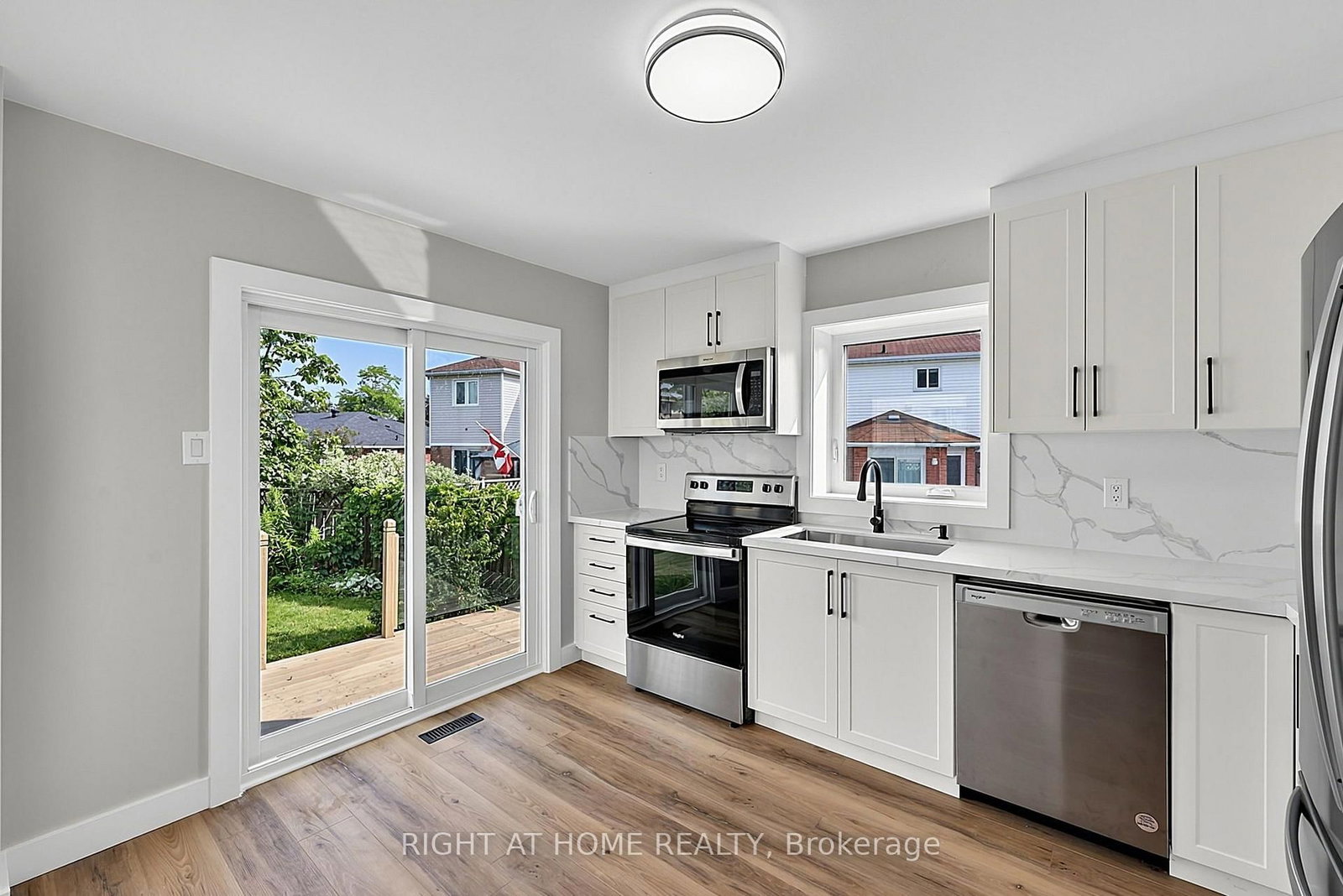 6 Ward Drive • Barrie, ON photo 8