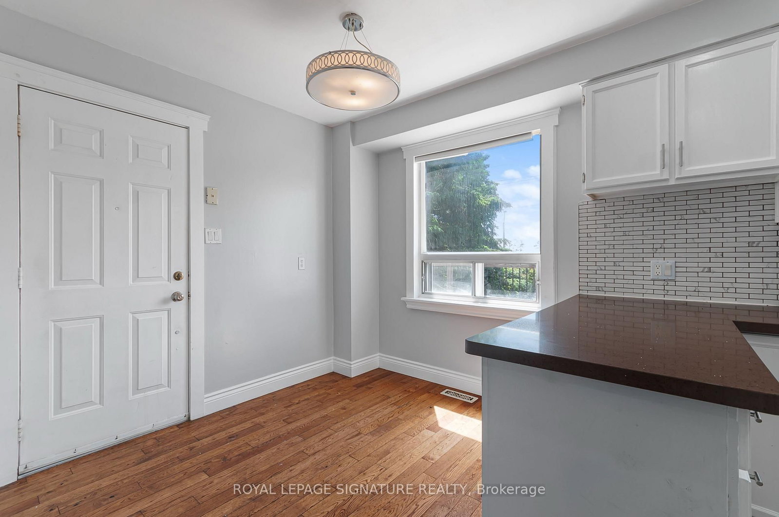 27 DAPHNE Crescent • Barrie, ON photo 10