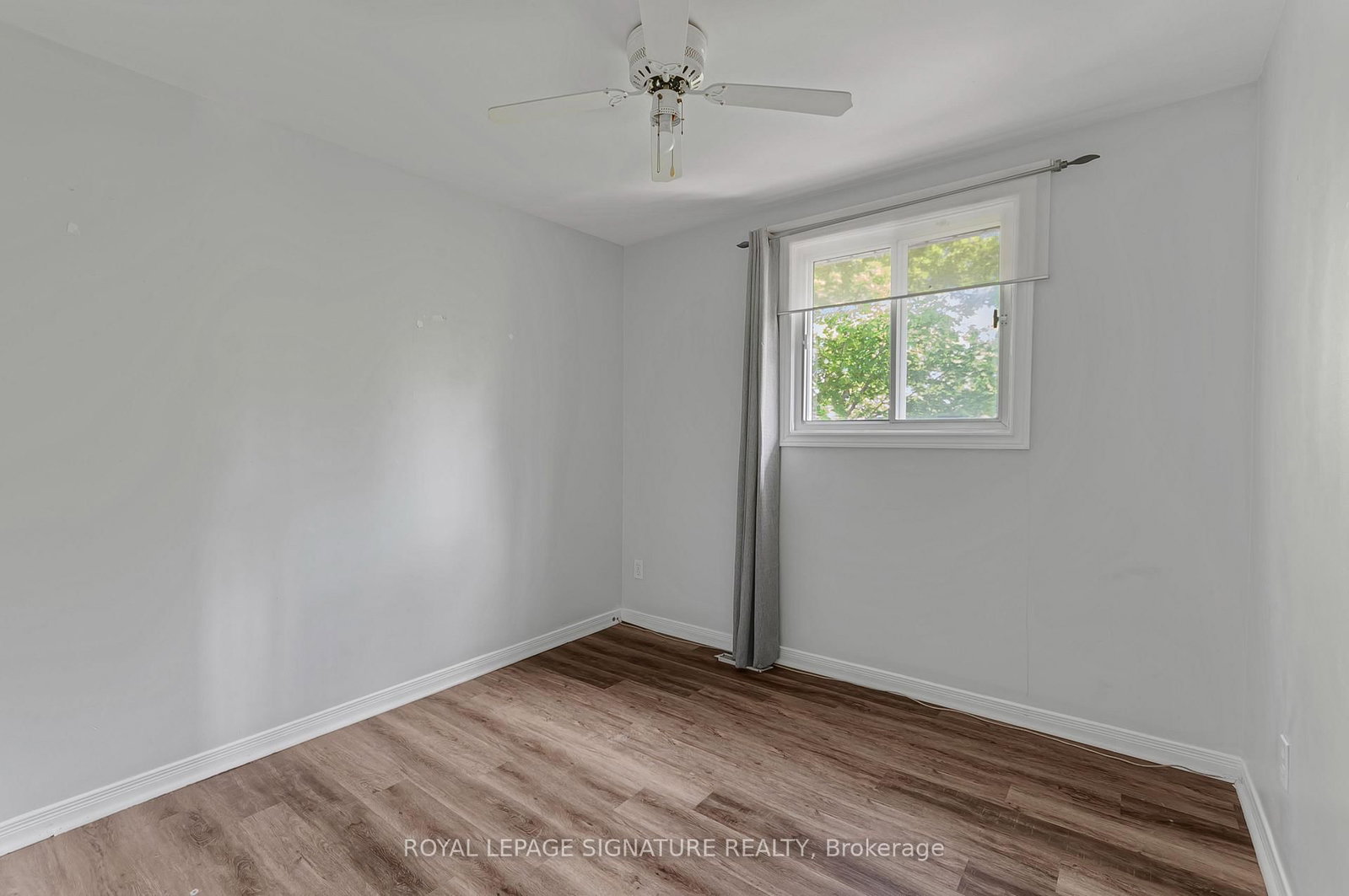 27 DAPHNE Crescent • Barrie, ON photo 17
