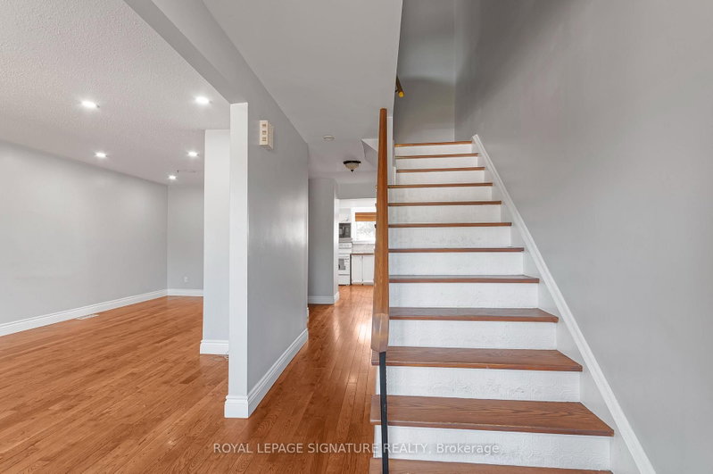 27 DAPHNE Crescent