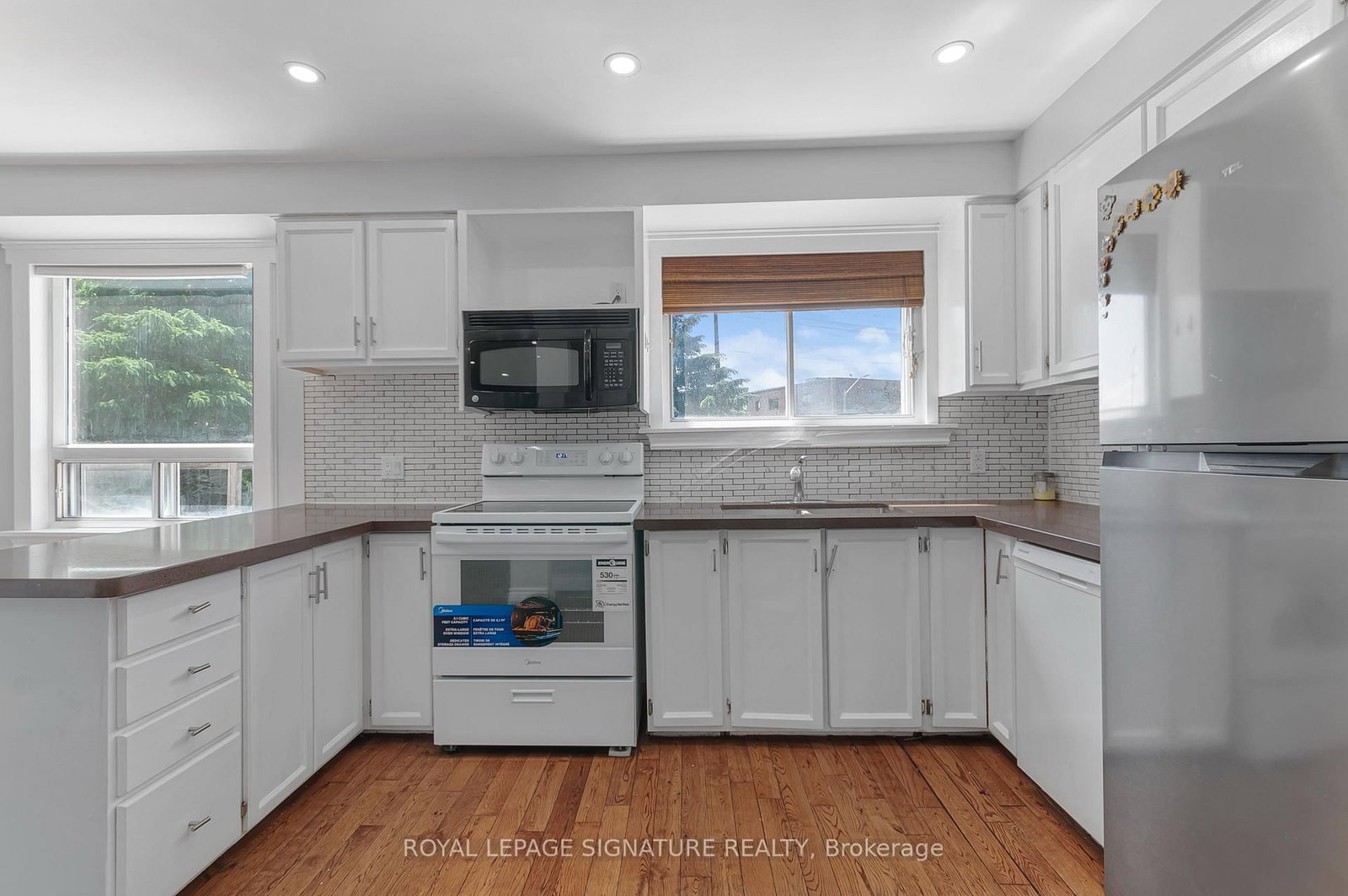 27 DAPHNE Crescent • Barrie, ON photo 9