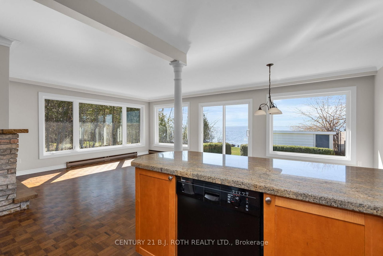 49 Lakeshore Road E • Oro-Medonte, ON photo 10