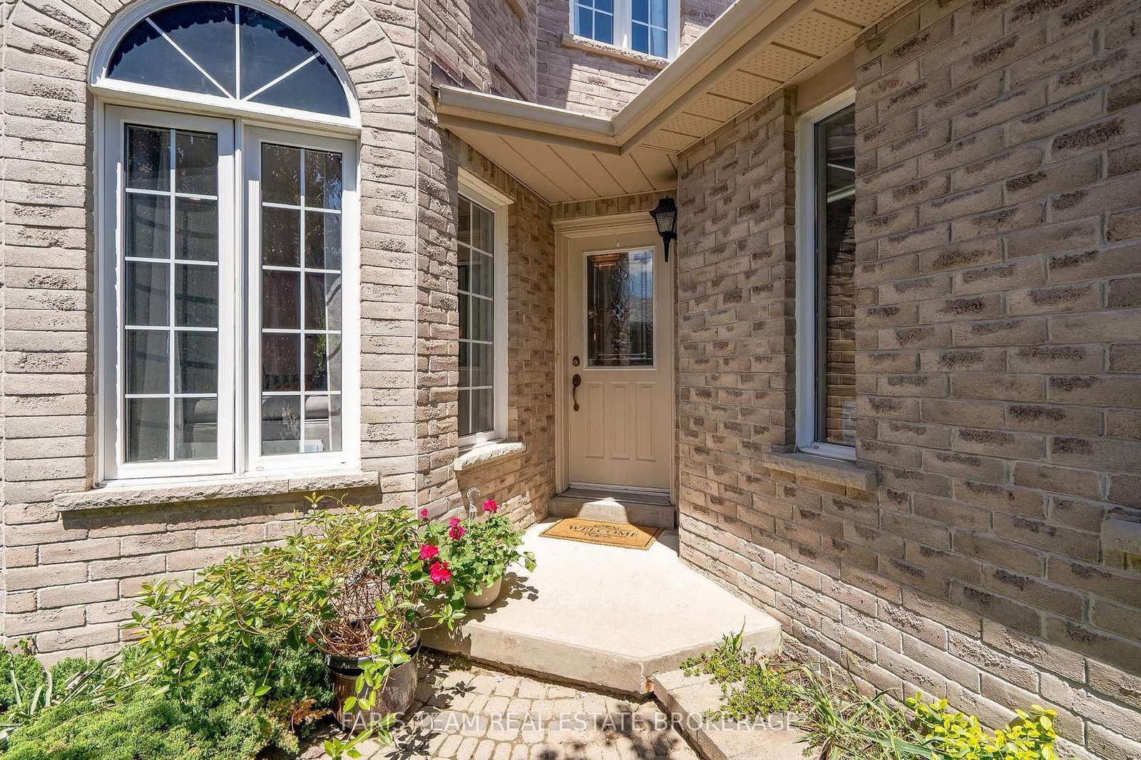 46 Bell Street • Barrie, ON photo 4