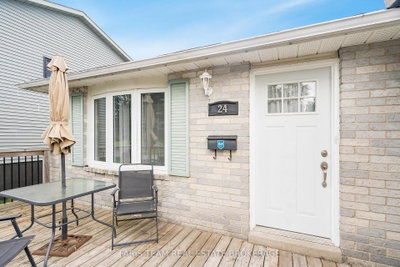 24 Laurie Crescent • Barrie, ON photo 4