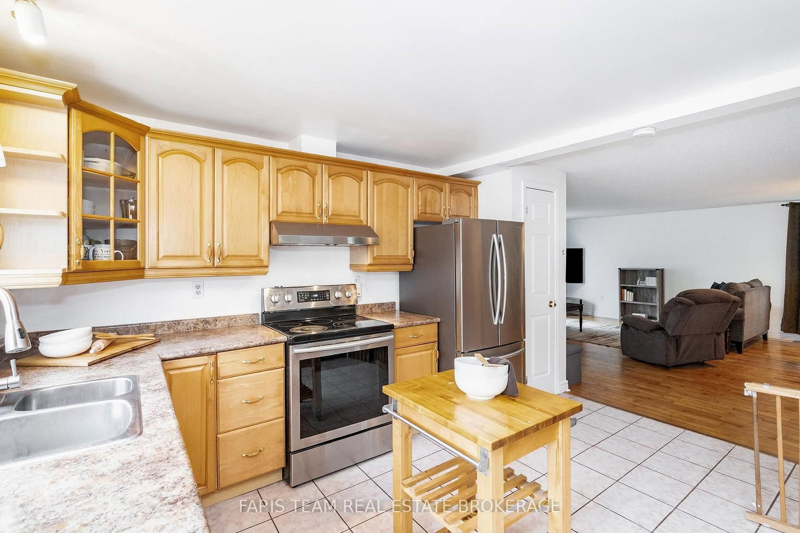 24 Laurie Crescent • Barrie, ON photo 9