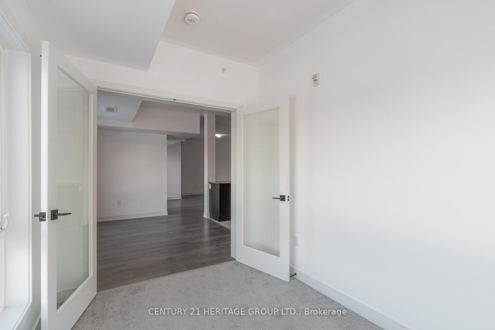 10 Culinary Lane • #201 • Barrie, ON photo 16
