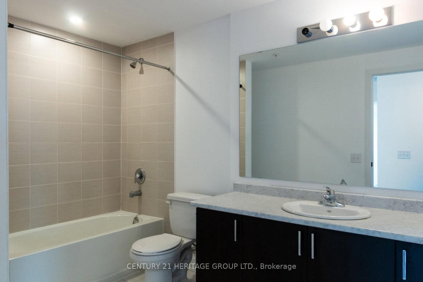10 Culinary Lane • #201 • Barrie, ON photo 17
