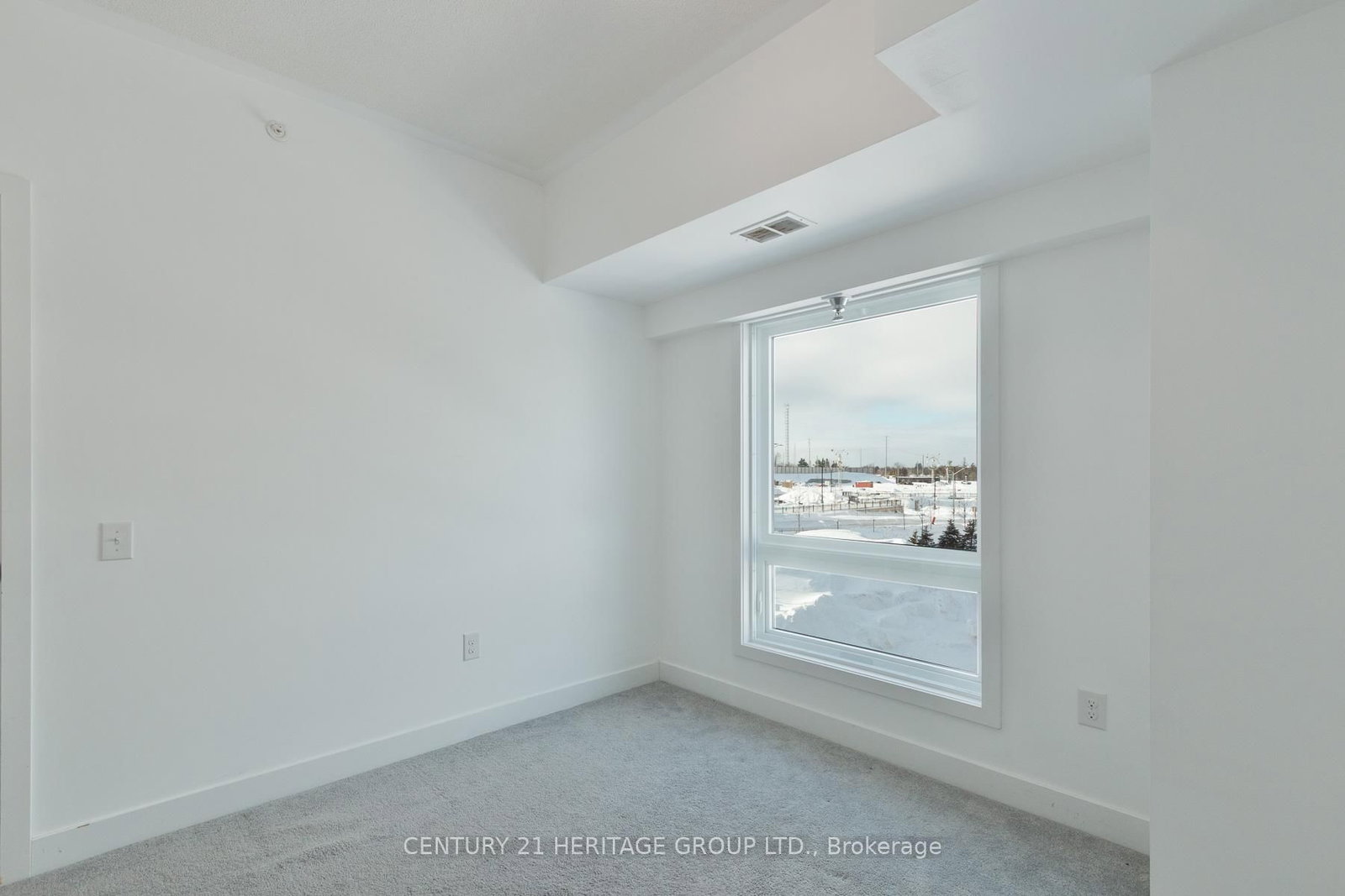 10 Culinary Lane • #201 • Barrie, ON photo 24
