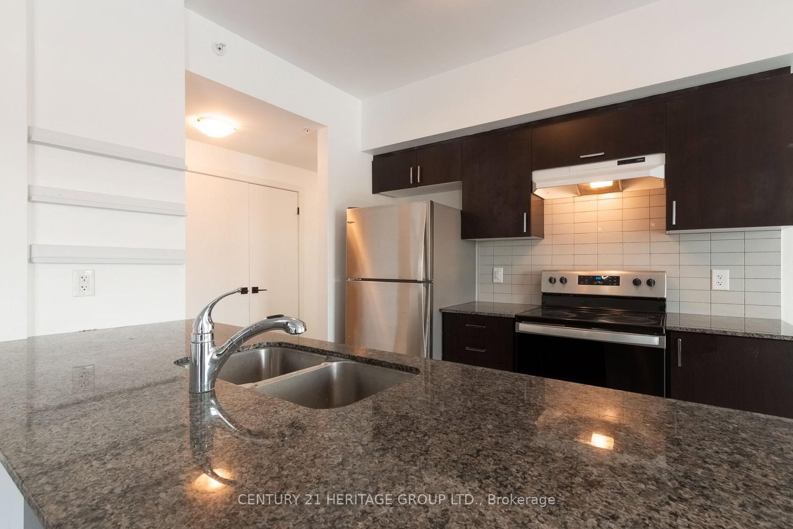 10 Culinary Lane • #201 • Barrie, ON photo 8