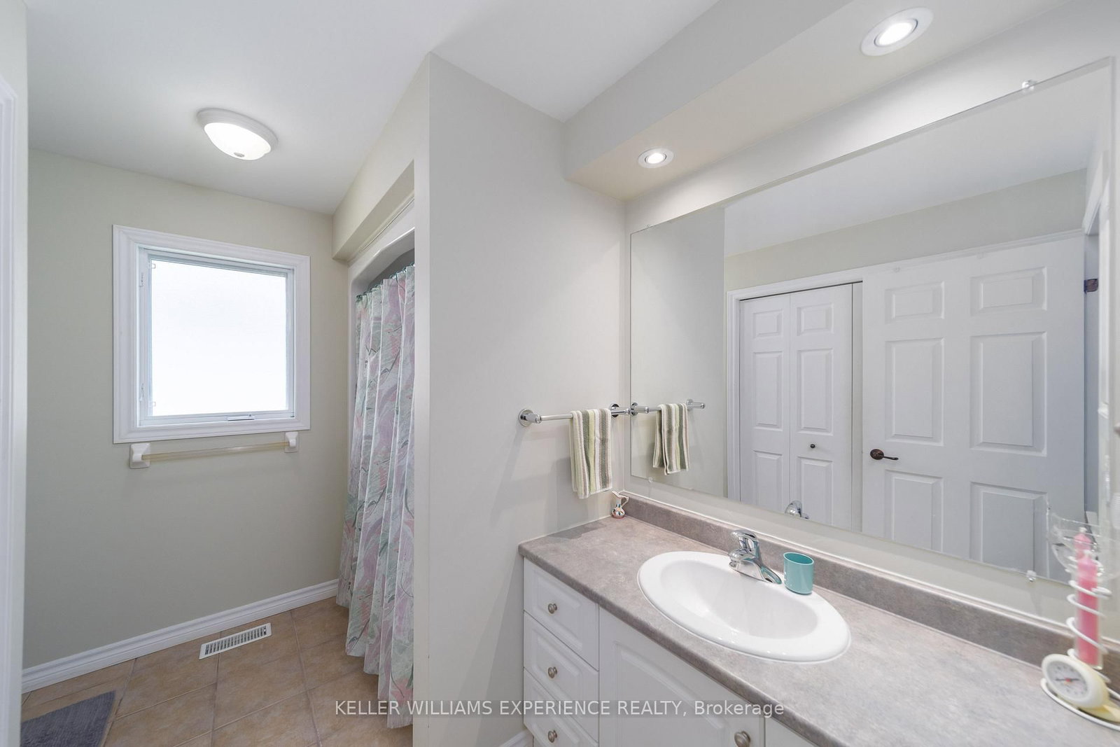 6 Virginia Avenue • Wasaga Beach, ON photo 8
