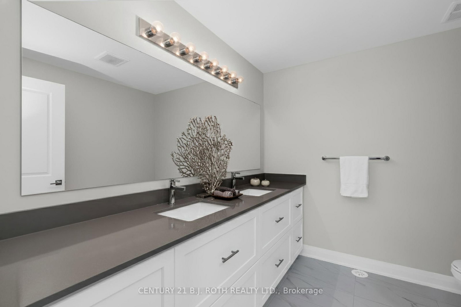 89 Lightfoot Drive • Orillia, ON photo 32