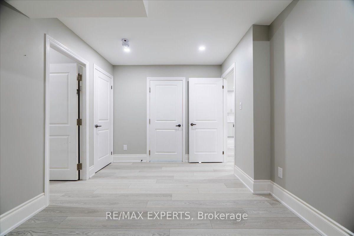 22 Travers Gate • Springwater, ON photo 32